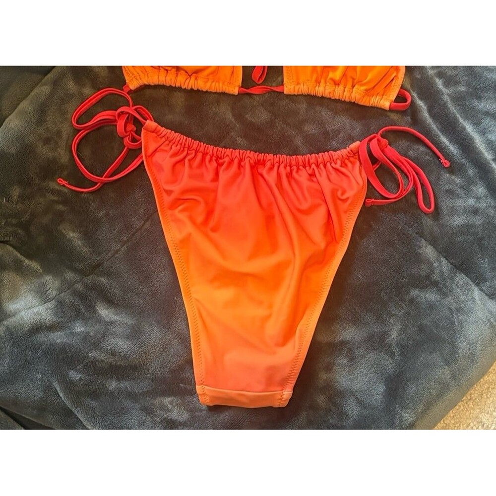 bikini - Picture 3 of 3